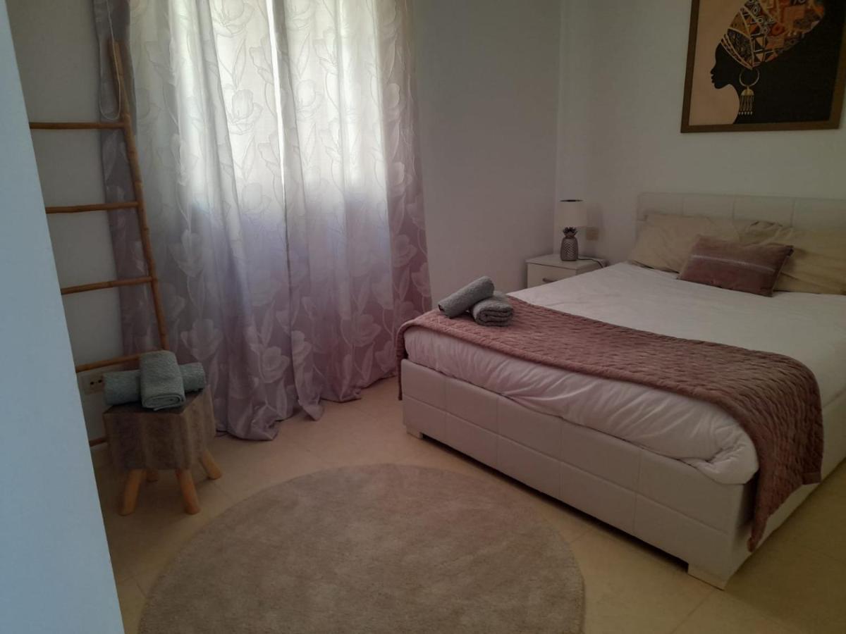 Arode Apartamento Los Abrigos Bagian luar foto